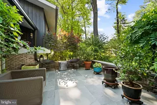 8034 Park Overlook Dr, Bethesda, MD 20817 - Photo 23