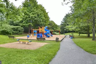 5715 Chapman Mill Dr, North Bethesda, MD 20852 - Photo 23