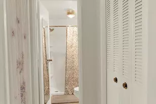 10201 Grosvenor Pl, Rockville, MD 20852 - Photo 9