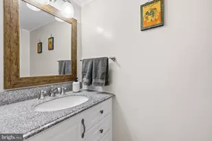 8029 Inverness Ridge Rd, Potomac, MD 20854 - Photo 17
