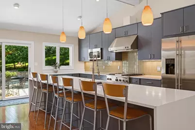 6825 Capri Place, Bethesda, MD 20817 - Photo 5