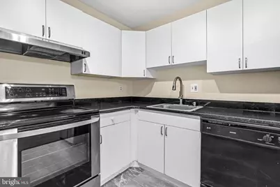 9110 Centerway Road, Gaithersburg, MD 20879 - Photo 13