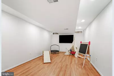 10900 Gainsborough Road, Potomac, MD 20854 - Photo 35