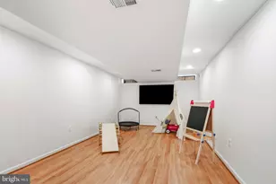 10900 Gainsborough Rd, Potomac, MD 20854 - Photo 35