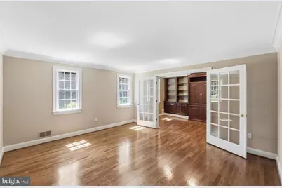 9904 Hall Road, Potomac, MD 20854 - Photo 7