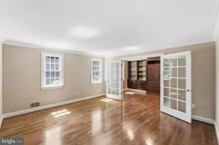 9904 Hall Rd, Potomac, MD 20854 - Photo 7