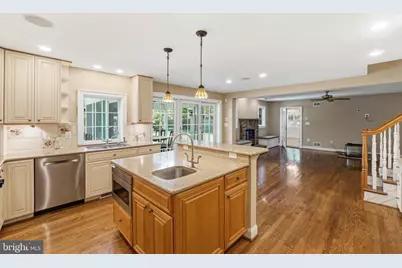 9904 Hall Road, Potomac, MD 20854 - Photo 3