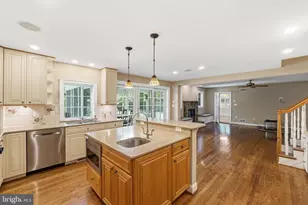 9904 Hall Rd, Potomac, MD 20854 - Photo 3