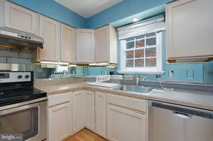14 Cherry Bend Ct, Germantown, MD 20874 - Photo 19