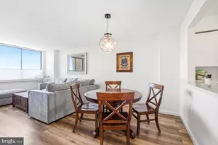10101 Grosvenor Pl, Rockville, MD 20852 - Photo 9