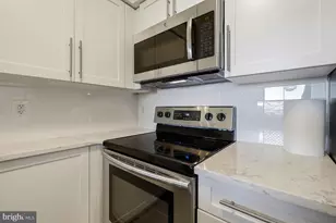 10101 Grosvenor Pl, Rockville, MD 20852 - Photo 11