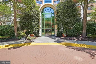 10101 Grosvenor Pl, Rockville, MD 20852 - Photo 3