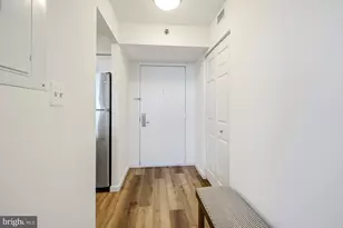 10101 Grosvenor Pl, Rockville, MD 20852 - Photo 9