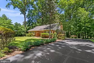 14221 Hi Wood Dr, Rockville, MD 20850 - Photo 3
