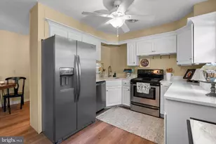 14221 Hi Wood Dr, Rockville, MD 20850 - Photo 15