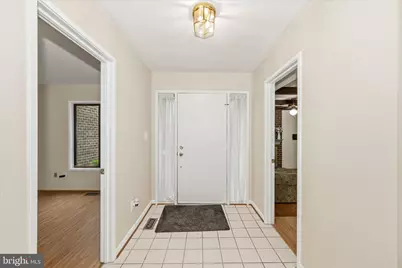 9700 Shadow Oak Drive, Gaithersburg, MD 20886 - Photo 3