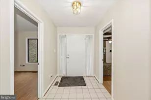 9700 Shadow Oak Dr, Gaithersburg, MD 20886 - Photo 3