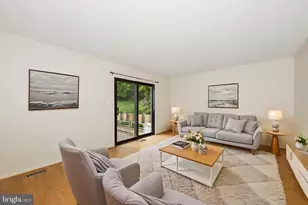9700 Shadow Oak Dr, Gaithersburg, MD 20886 - Photo 5