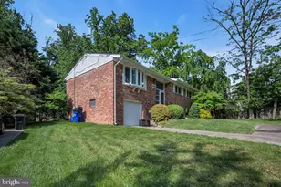 6403 Hollins Dr, Bethesda, MD 20817 - Photo 3