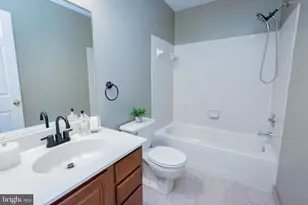 11613 Drumcastle Terrace, Germantown, MD 20876 - Photo 27