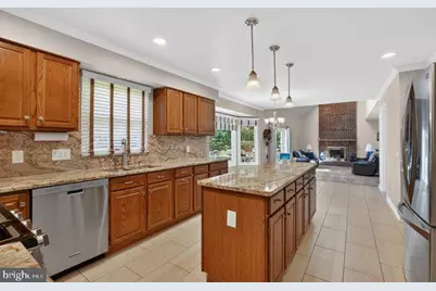 19804 Sovereign Court, Germantown, MD 20876 - Photo 23