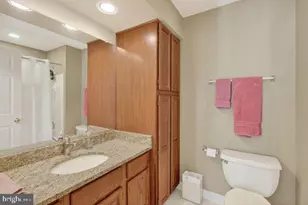 19804 Sovereign Ct, Germantown, MD 20876 - Photo 9