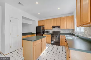 21225 Owls Nest Cir, Germantown, MD 20876 - Photo 5