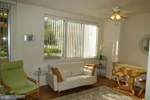 10401 Grosvenor Pl, Rockville, MD 20852 - Photo 5
