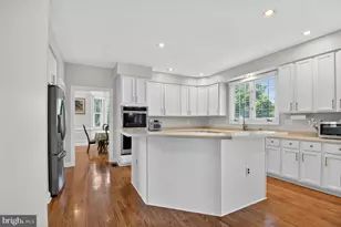 9908 Bald Cypress Dr, Rockville, MD 20850 - Photo 13
