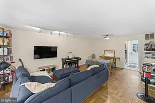 9884 Hollow Glen Pl, Silver Spring, MD 20910 - Photo 9