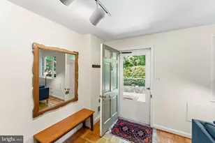 9884 Hollow Glen Pl, Silver Spring, MD 20910 - Photo 11