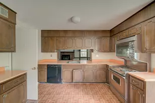 15313 Basswood Ct, Rockville, MD 20853 - Photo 39