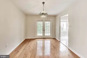 7709 Heatherton Ln, Rockville, MD 20854 - Photo 9