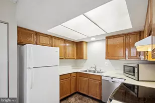 704 Suffield Dr, Gaithersburg, MD 20878 - Photo 9