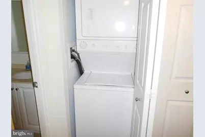 10101 Grosvenor Place #1613, Rockville, MD 20852 - Photo 3