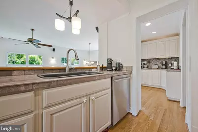 8519 Hazelwood Drive, Bethesda, MD 20814 - Photo 9