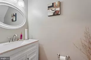 18219 Fox Chase Cir, Olney, MD 20832 - Photo 17