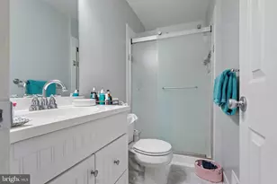 18219 Fox Chase Cir, Olney, MD 20832 - Photo 21