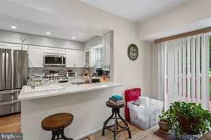 18219 Fox Chase Cir, Olney, MD 20832 - Photo 7