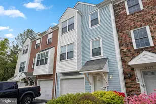 18219 Fox Chase Cir, Olney, MD 20832 - Photo 3