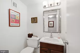 8815 Postoak Rd, Potomac, MD 20854 - Photo 19