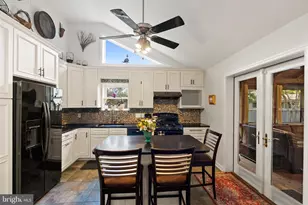 11112 Nicholas Dr, Silver Spring, MD 20902 - Photo 9