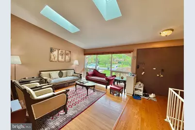 6424 Hollins Drive, Bethesda, MD 20817 - Photo 5