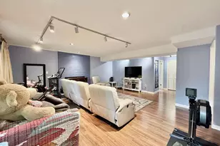 6424 Hollins Dr, Bethesda, MD 20817 - Photo 27