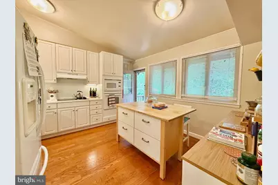 6424 Hollins Drive, Bethesda, MD 20817 - Photo 11