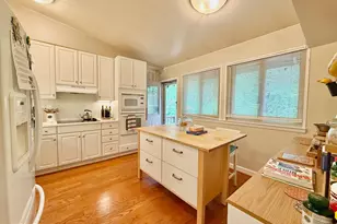 6424 Hollins Dr, Bethesda, MD 20817 - Photo 11