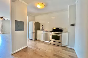 4242 East-West Hwy, Chevy Chase, MD 20815 - Photo 5