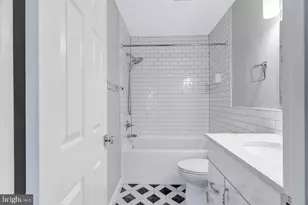 5716 Chapman Mill Dr, Rockville, MD 20852 - Photo 15