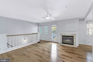 5716 Chapman Mill Dr, Rockville, MD 20852 - Photo 9