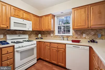 8020 Lakenheath, Potomac, MD 20854 - Photo 11